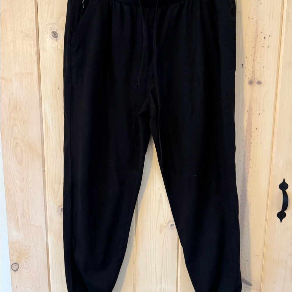 Black Women’s Pocket Joggers